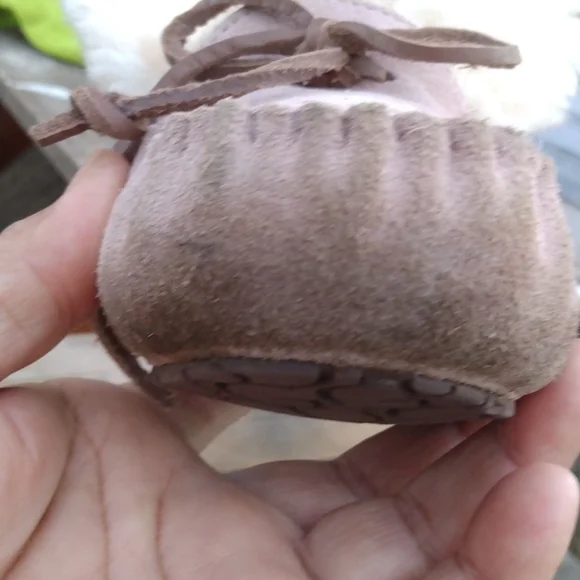 UGG Slippers - Picture 10 of 13